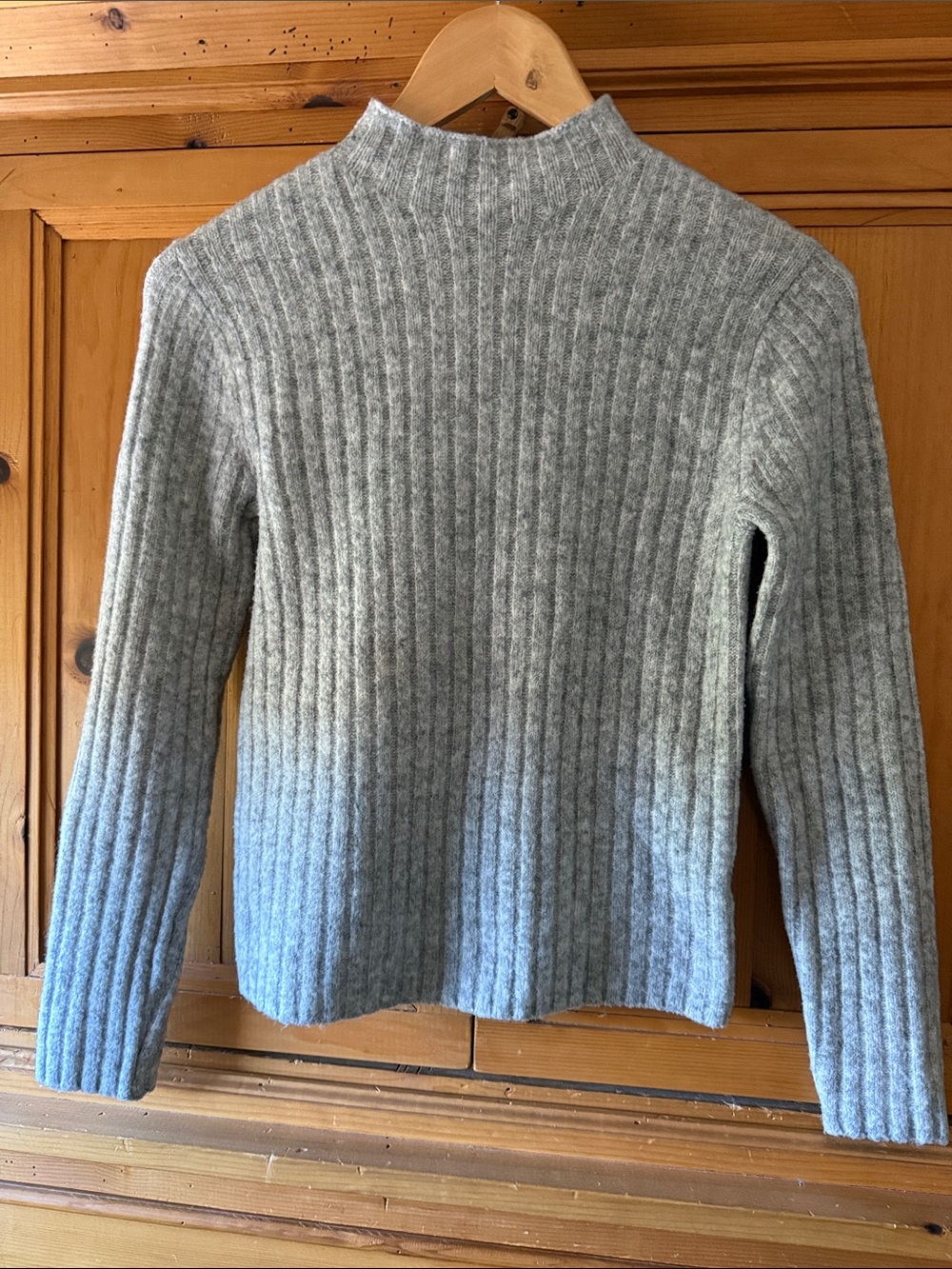 Uniqlo Soft Heather Gray Wide Ribbed Knit Sweater, Small, Mock Turtleneck